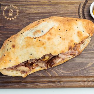 Донер в батоне говяжий большой (450 г)