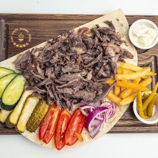 донер на тарелке говяжий