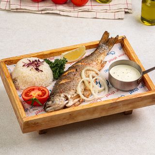 Форель на гриле с рисом