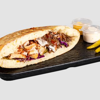 Шаурма в лепешке ассорти