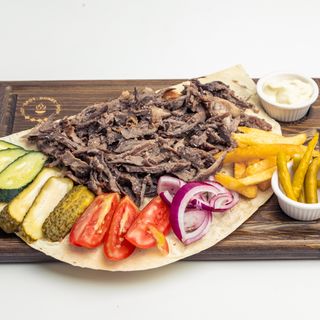 донер на тарелке говяжий