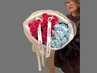 "Нежность  — гортензия, кустовые розы  "