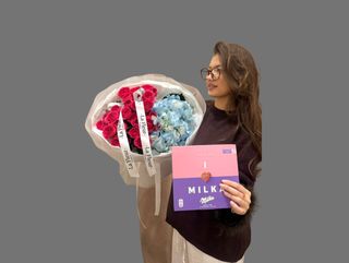 Сладкий комплимент» — кустовые розы, гортензия и Milka