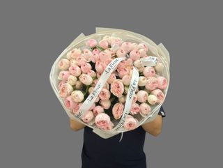 Персиковая нежность — 27 кустовых роз