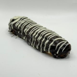 Эклер шоколадный