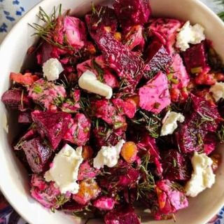 Свекольный салат с сыром фета