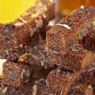 Гренки чесночные с сыром