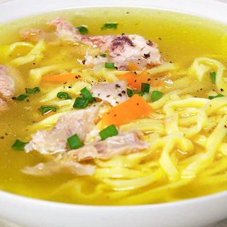 Куриный суп с лапшой