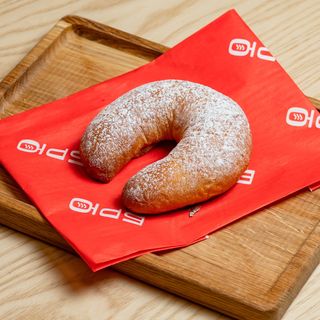 Булочка с изюмом (120г)