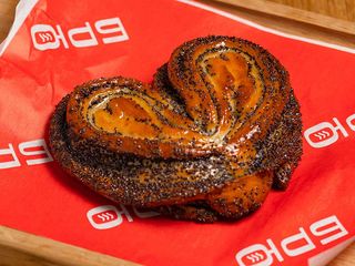 Булочка с маком (120г)