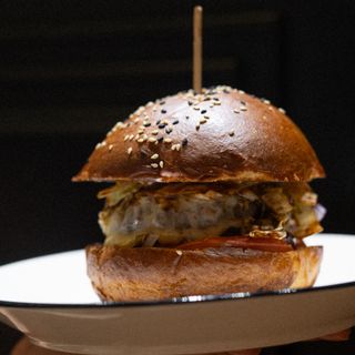 Бургер с мраморной говядиной