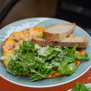 Омлет с сыром и овощами