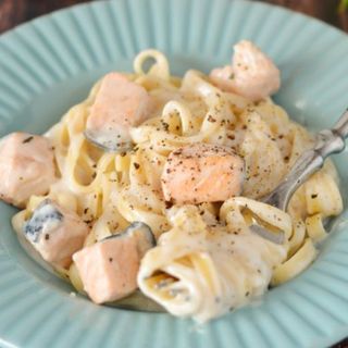 Фетучини с семгой 