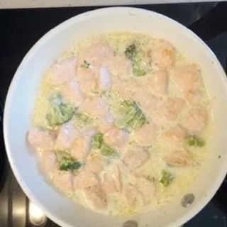 Семго под сливочным соусом