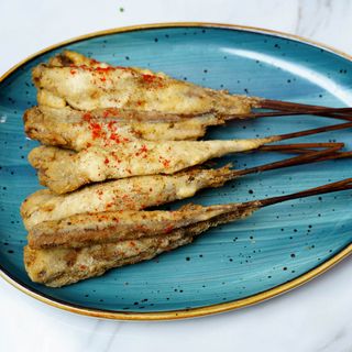 Мойва на шпажках 