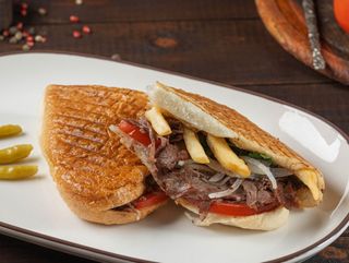 Комбо Донер в багете говяжий +картошка фри (100 гр)+Coca-Cola 0,5