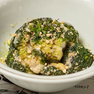 Брокколи в орехово кунжутном соусе (150г)