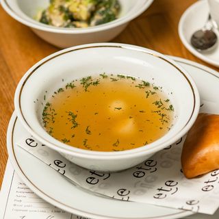 Куриный бульон с пирожком (360г)