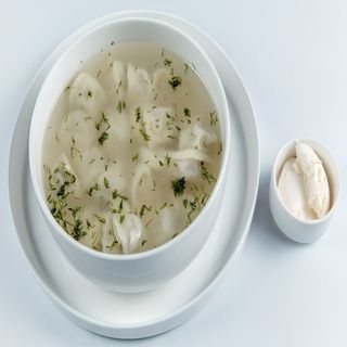 Пельмени с бульоном