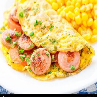 Омлет с сосиками