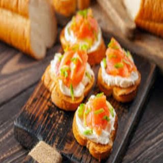Брускетты с семгой