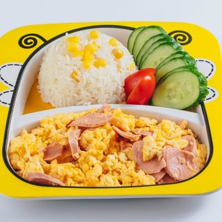 Скрембл с колбасками