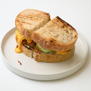 Гриль чиз с хрустящим цыпленком