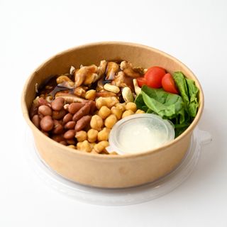 Боул с куриной грудкой и булгуром 