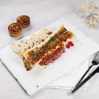 Мозговая кость с овощной икрой