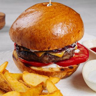 Крафт бургер с сочной кониной 