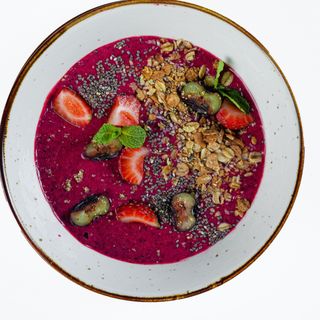 Смузи-боул ягодный