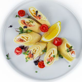 Блинчики с лососем