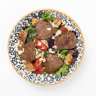 Теплый салат с телятиной (300г)