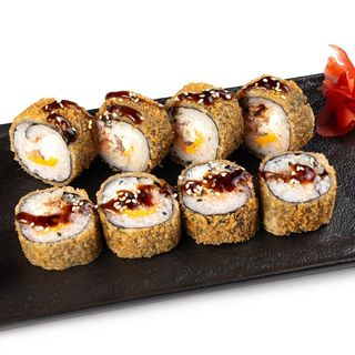 Жареный ролл с лососем