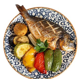 Дорадо гриль с овощами