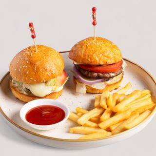 Бургер с говядиной дуэт