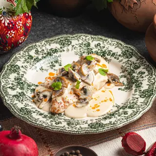 Куриная грудка с грибами