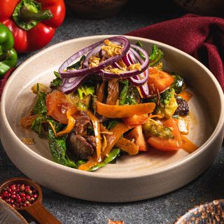 Теплый салат из телятиной