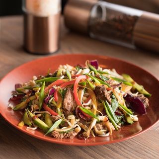 Теплый салат из бон филе