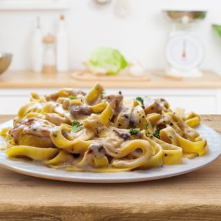 Паста альфредо с курицей