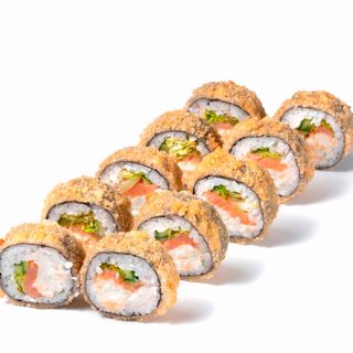 Ролл с жареный семгой