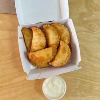 Мини чебуреки с курицей