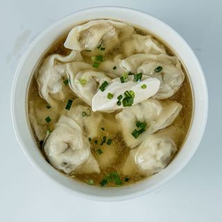 Пельмени (говядина ) с бульоном