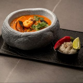 Том ям с морепродуктами (815г)