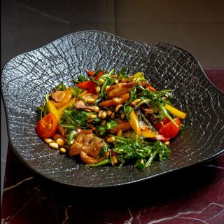 Теплый салат с утиной грудкой (350г)