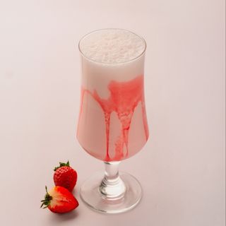 Молочный коктейль "Клубничный"