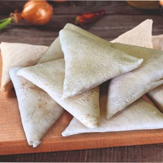 ТРЕУГОЛЬНИКИ КУРИЦА И СЫР 0.5кг