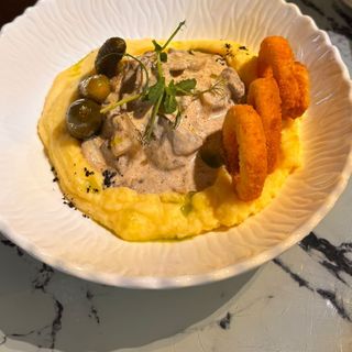 Бефстроганов из говядины с картофельным пюре