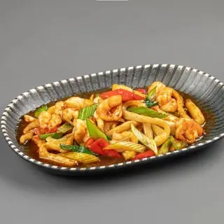 Кальмары с креветками и сельдереем