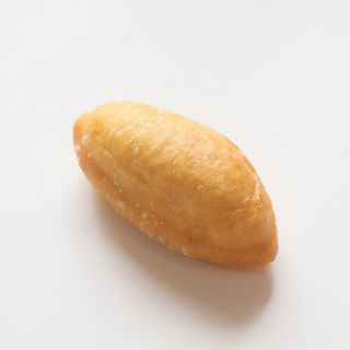 Пирожок жаренный с луком и яйцом